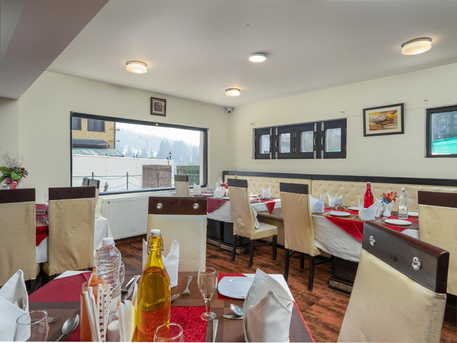 Hotel Pine Spring Gulmarg Ngoại thất bức ảnh