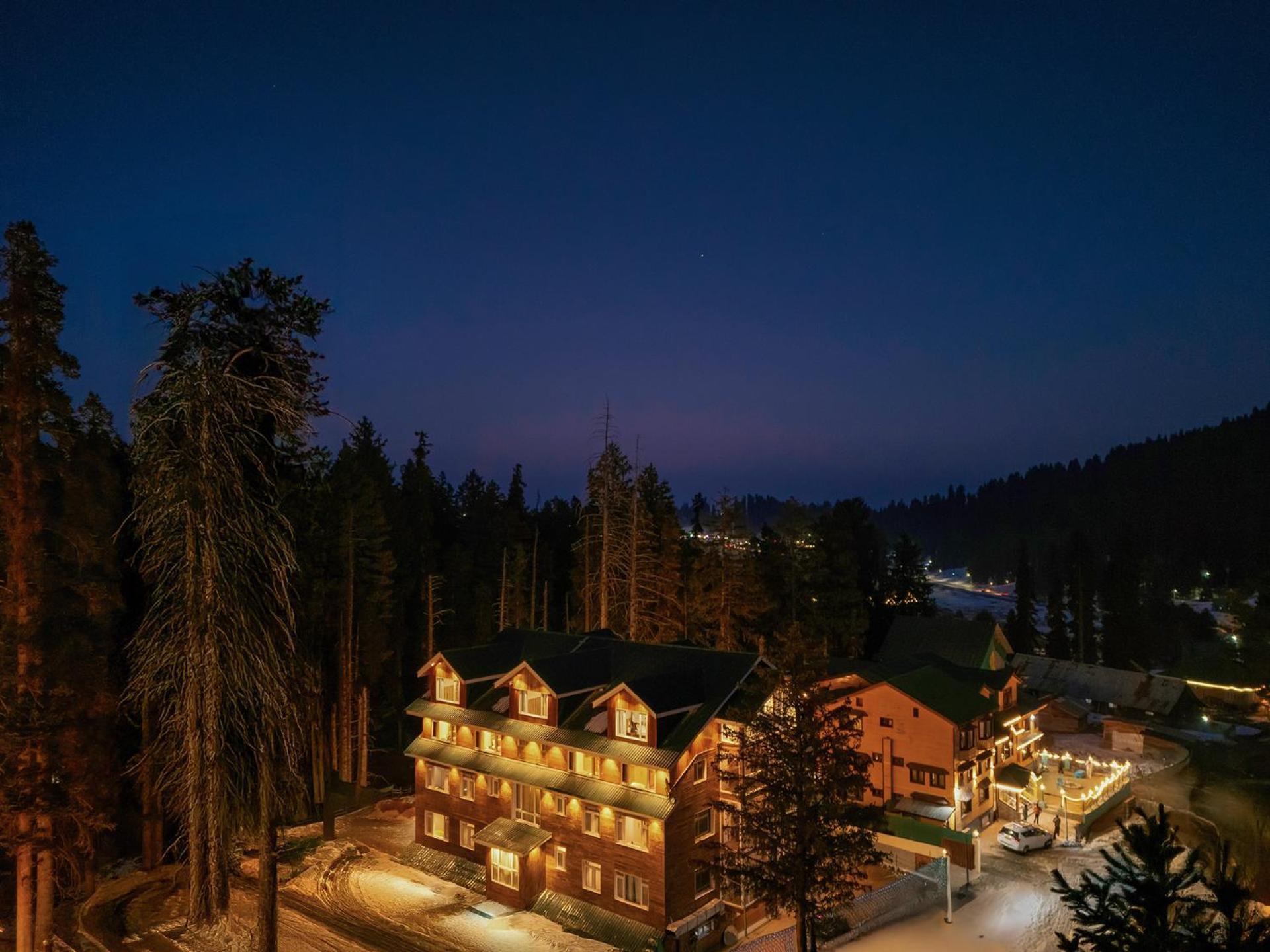 Hotel Pine Spring Gulmarg Ngoại thất bức ảnh