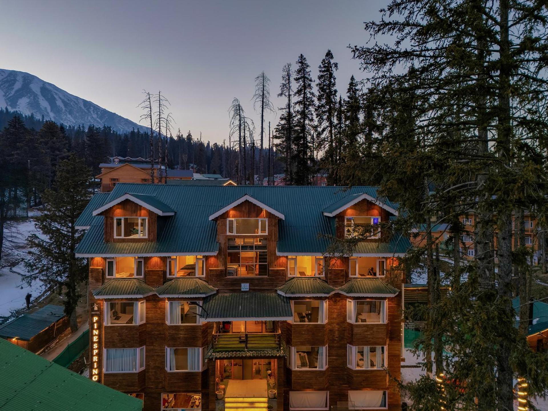 Hotel Pine Spring Gulmarg Ngoại thất bức ảnh