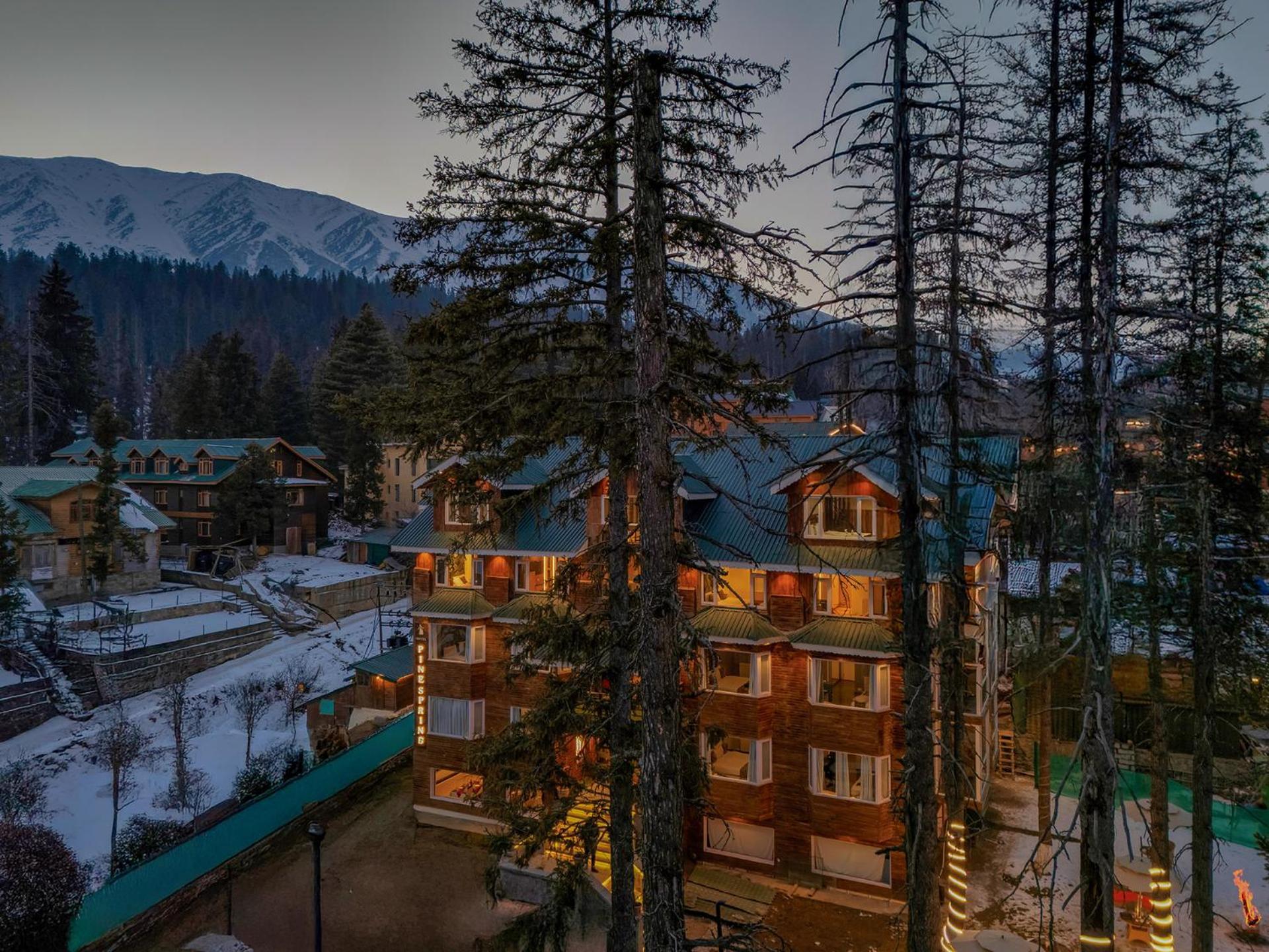 Hotel Pine Spring Gulmarg Ngoại thất bức ảnh
