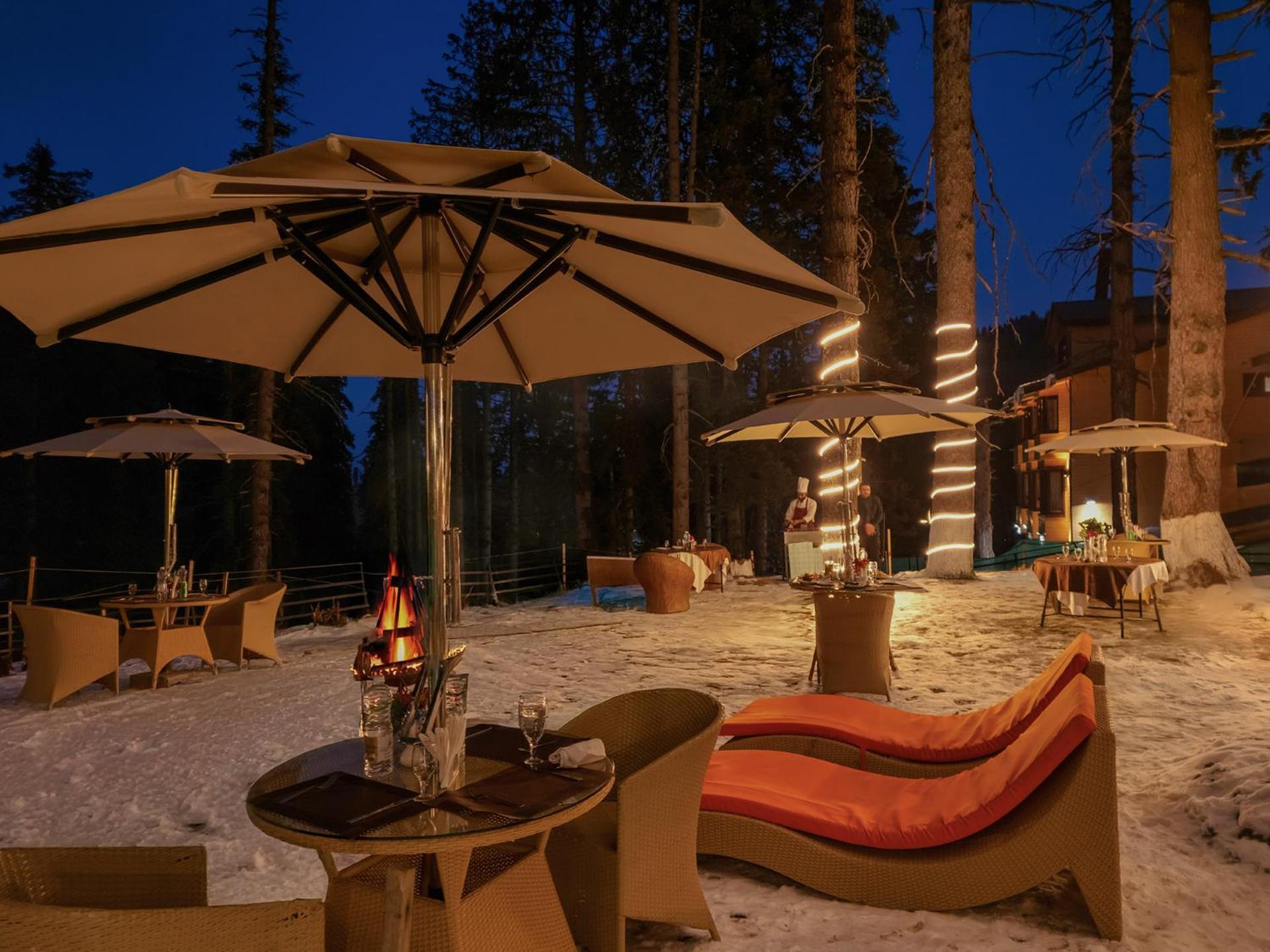 Hotel Pine Spring Gulmarg Ngoại thất bức ảnh