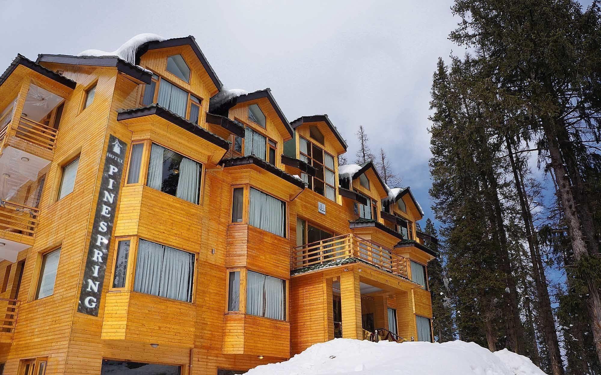 Hotel Pine Spring Gulmarg Ngoại thất bức ảnh